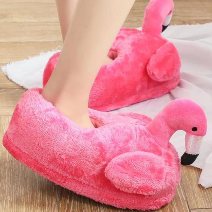 Pink discount flamingo slippers